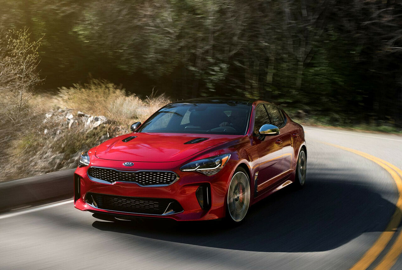 Für die Kurvendynamik verfügen die Stinger-Versionen mit Hinterradantrieb über eine mechanisches Sperrdifferenzial