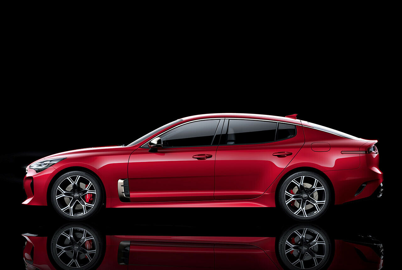 Der Radstand des Kia Stinger fällt mit 2,91 Metern ziemlich üppig aus, das Platzangebot sollte davon profitieren