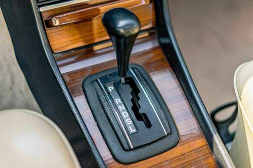 Interieur-W116-Automatikhebel.jpg