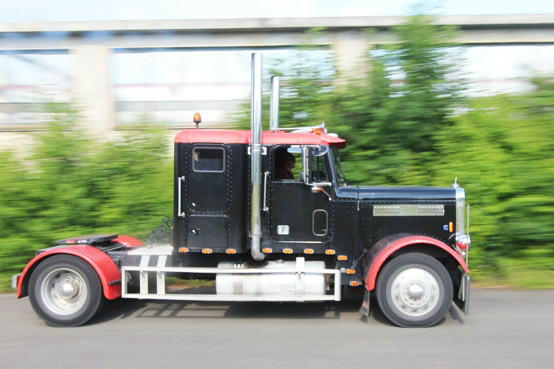 Eine Stunde am Steuer eines Freightliners - für viele ein Traum, den Christian Fragner wahr werden lässt
