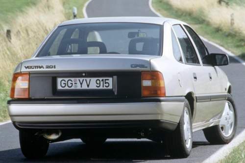 Opel Vectra Viertürer, Modelljahr 1988