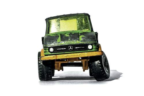 Der Unimog hat ein Problem mit der Spur