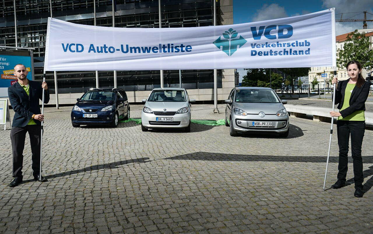 Die Sieger der VCD-Umweltliste 2013: VWs baugleiche Erdgas-Zwerge Up, Mii und Citigo. VW will künftig in jeder Baureihe ein CNG-Modell anbieten