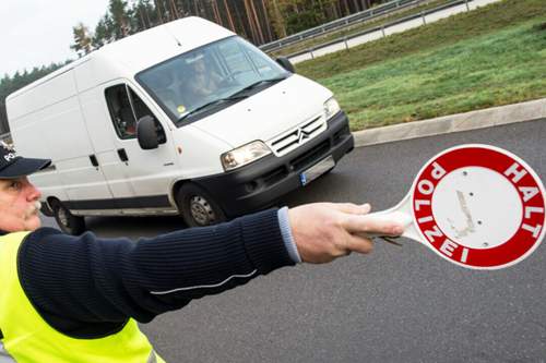 Schon mehrfach wurde über ein Tempolimit für Kleintransporter diskutiert
