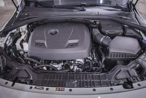 Polestar holt 367 PS aus dem 2,0-Liter-Benziner im V60. Für die Aufladung sind Kompressor und Turbo zuständig