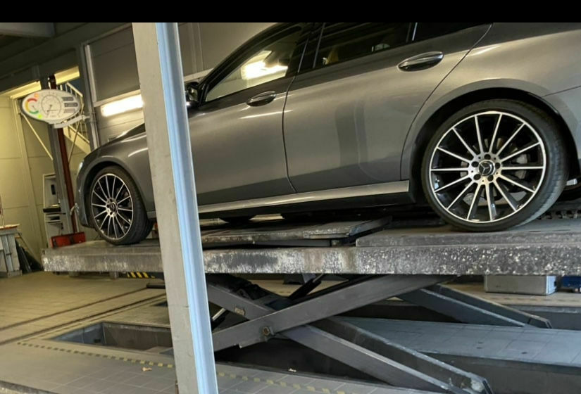 Knacken an der Lenkung bei Linkseinschlag