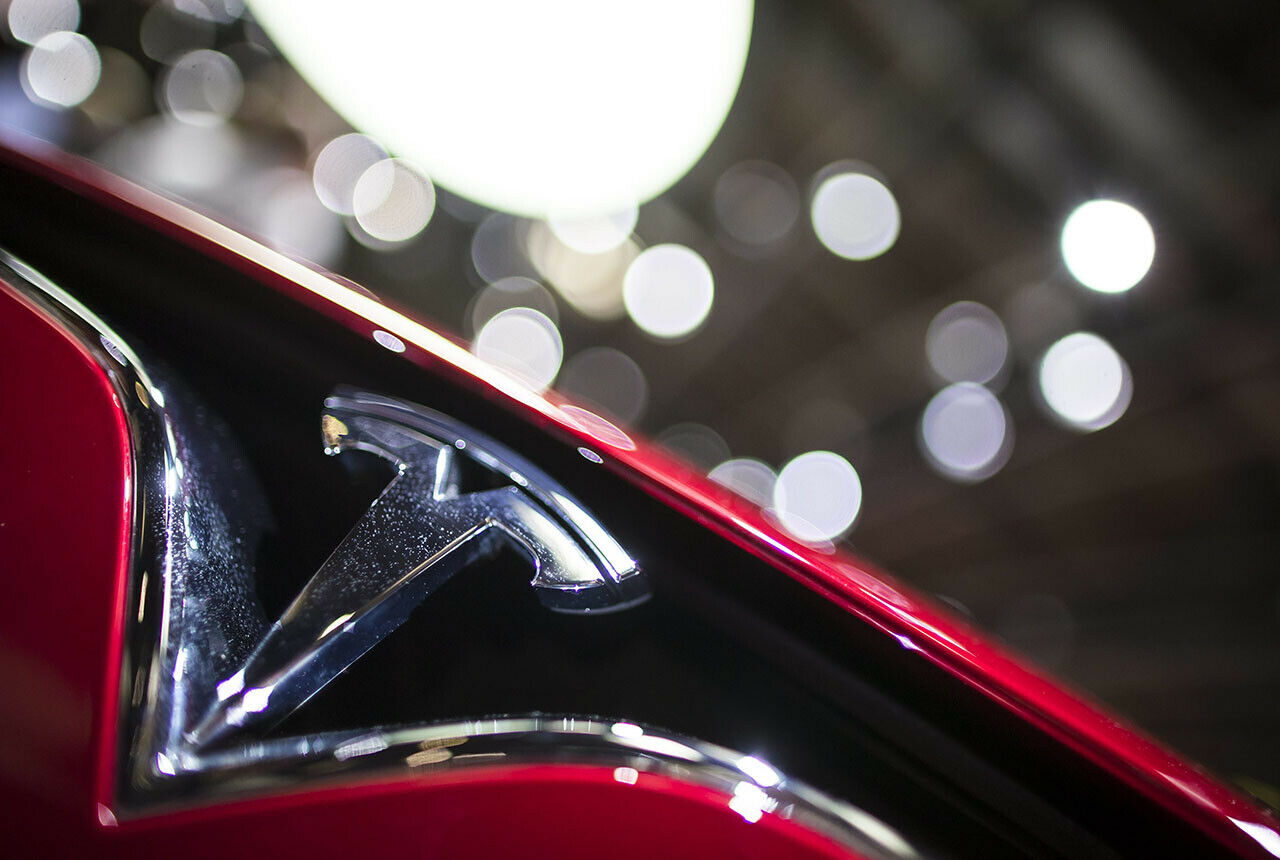 Tesla lieferte im Jahr 2016 insgesamt 76.230 Fahrzeuge aus