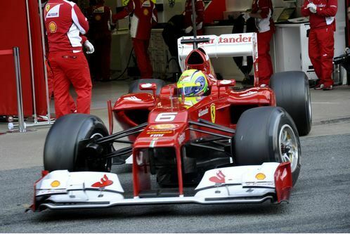 kobayashi-faehrt-absolute-bestzeit-formel-1-test-barcelona-24-2-2012-felipe-massa-ferrari-f498x333-f4f4f2-c-22a75a27-572800