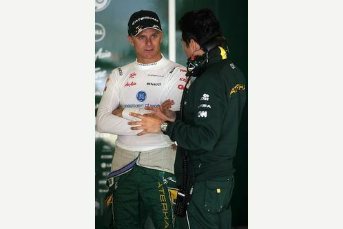 kobayashi-faehrt-absolute-bestzeit-formel-1-test-barcelona-24-2-2012-heikki-kovalainen-caterham-f498x333-f4f4f2-c-989e6968-572871