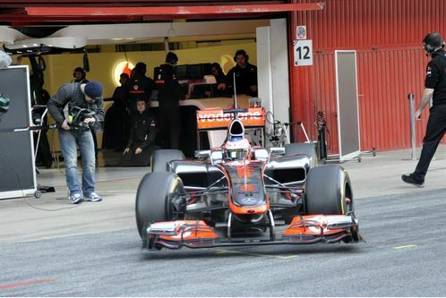 kobayashi-faehrt-absolute-bestzeit-formel-1-test-barcelona-24-2-2012-jenson-button-mclaren-f498x333-f4f4f2-c-2ac784fa-572798