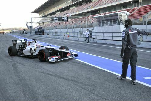 kobayashi-faehrt-absolute-bestzeit-formel-1-test-barcelona-24-2-2012-kamui-kobayashi-sauber-f498x333-f4f4f2-c-32fee3e4-572785