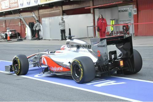 kobayashi-faehrt-absolute-bestzeit-formel-1-test-barcelona-24-2-2012-jenson-button-mclaren-f498x333-f4f4f2-c-dae2c164-572799