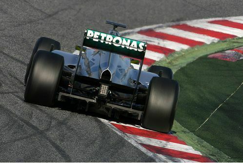 kobayashi-faehrt-absolute-bestzeit-formel-1-test-barcelona-24-2-2012-nico-rosberg-mercedes-gp-f498x333-f4f4f2-c-80c7104b-572823