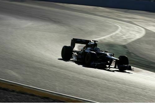 kobayashi-faehrt-absolute-bestzeit-formel-1-test-barcelona-24-2-2012-vitaly-petrov-caterham-f498x333-f4f4f2-c-1a1122da-572945