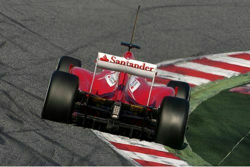 kobayashi-faehrt-absolute-bestzeit-formel-1-test-barcelona-24-2-2012-felipe-massa-ferrari-f498x333-f4f4f2-c-494f71fb-572828