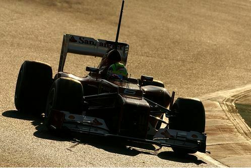 kobayashi-faehrt-absolute-bestzeit-formel-1-test-barcelona-24-2-2012-felipe-massa-ferrari-f498x333-f4f4f2-c-d24e5b9-572827