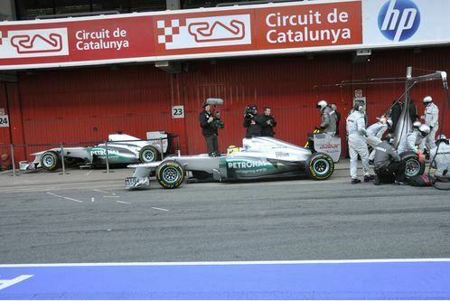 kobayashi-faehrt-absolute-bestzeit-formel-1-test-barcelona-24-2-2012-nico-rosberg-mercedes-gp-f498x333-f4f4f2-c-ffa0c830-572809