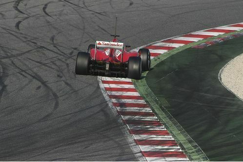 kobayashi-faehrt-absolute-bestzeit-formel-1-test-barcelona-24-2-2012-felipe-massa-ferrari-f498x333-f4f4f2-c-5e27104b-572829