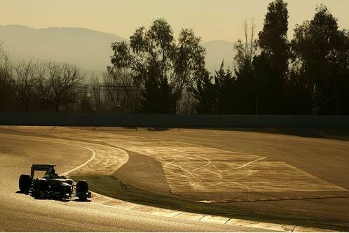 kobayashi-faehrt-absolute-bestzeit-formel-1-test-barcelona-24-2-2012-nico-rosberg-mercedes-gp-f498x333-f4f4f2-c-b3d691cf-572821