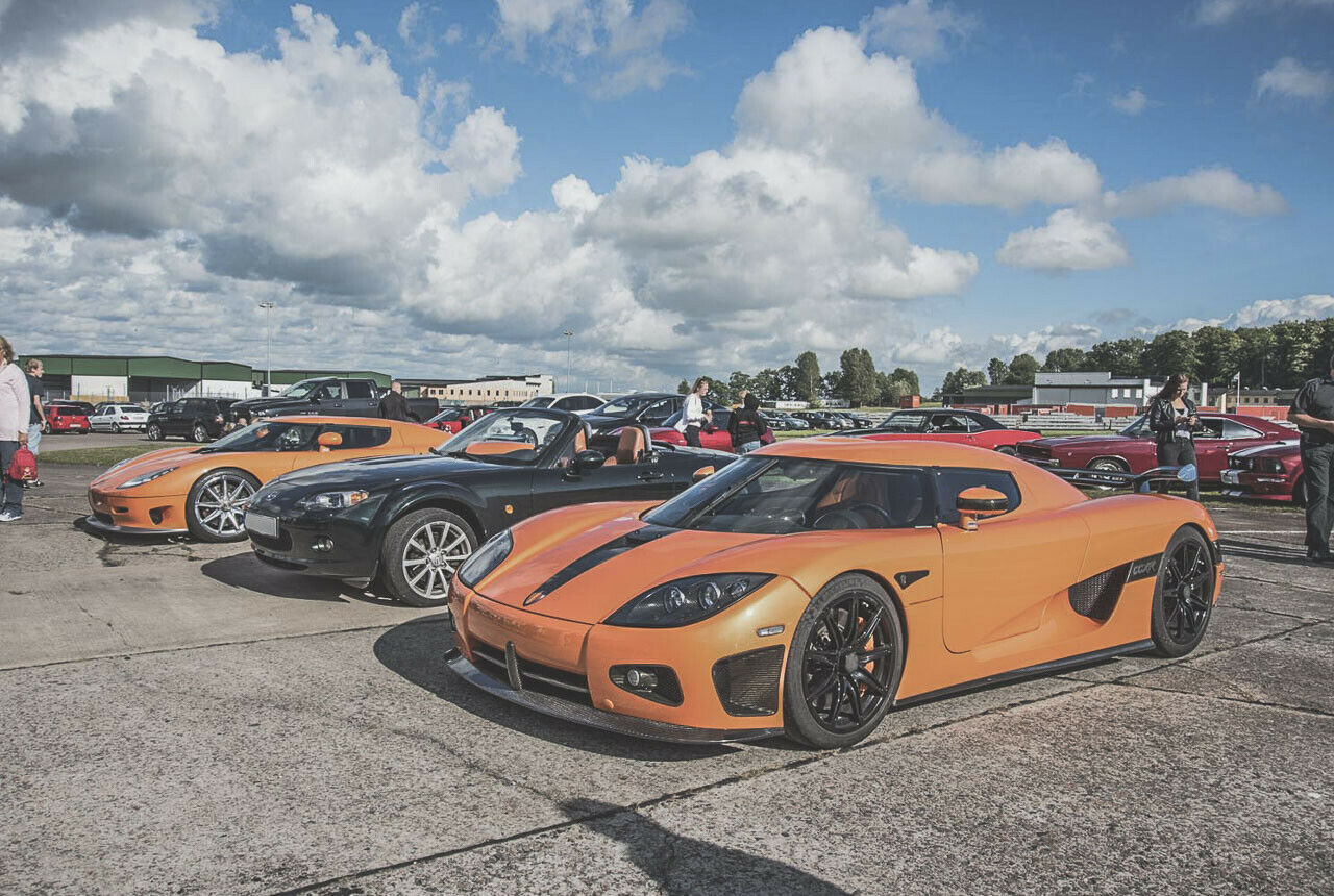 Koenigsegg sagt, es gibt einen Grund, dass der Mazda in der Mitte steht. Mehr sagt man allerdings nicht