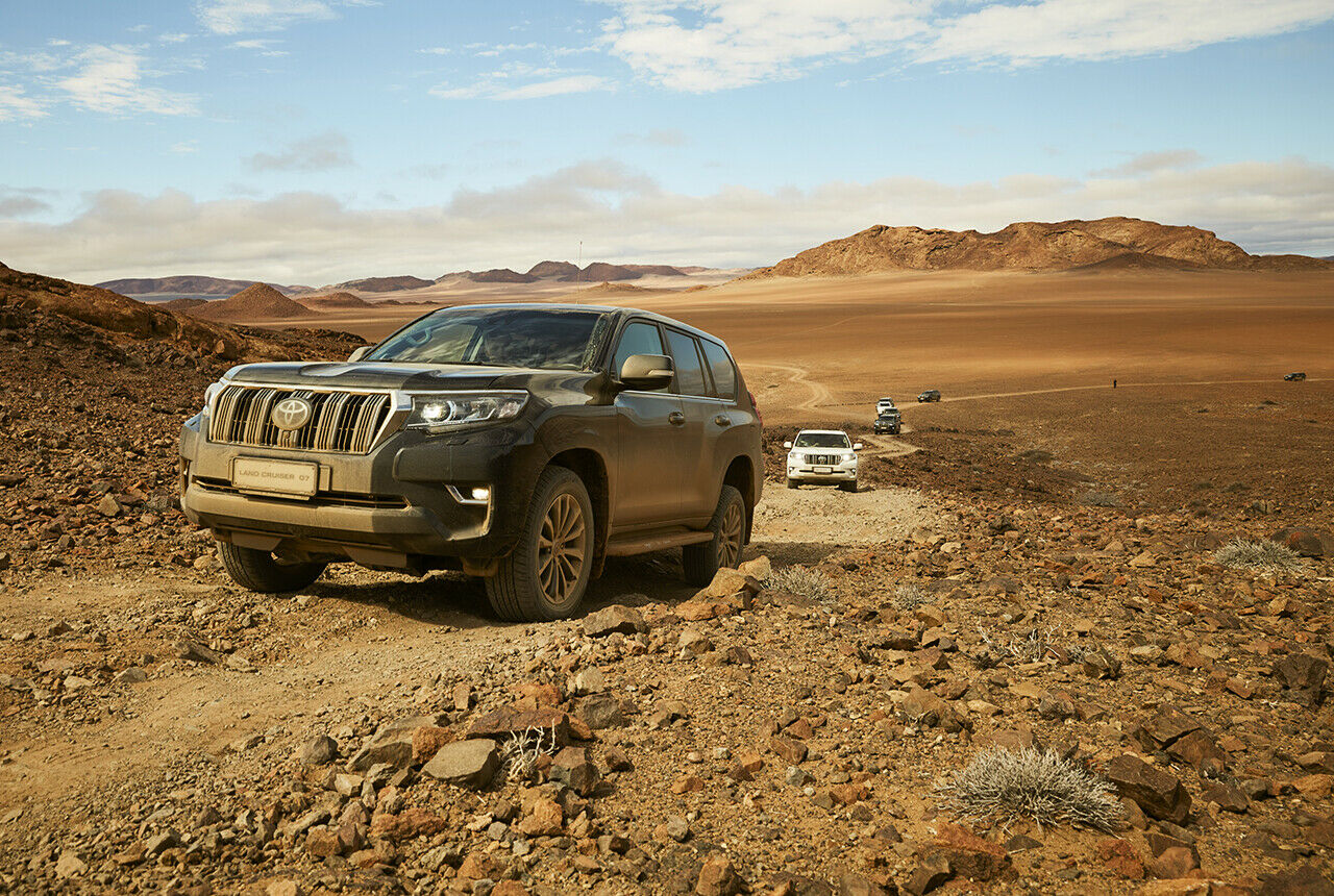 Geröll und Hügel? Der Toyota Land Cruiser nimmt sowas mit Lässigkeit
