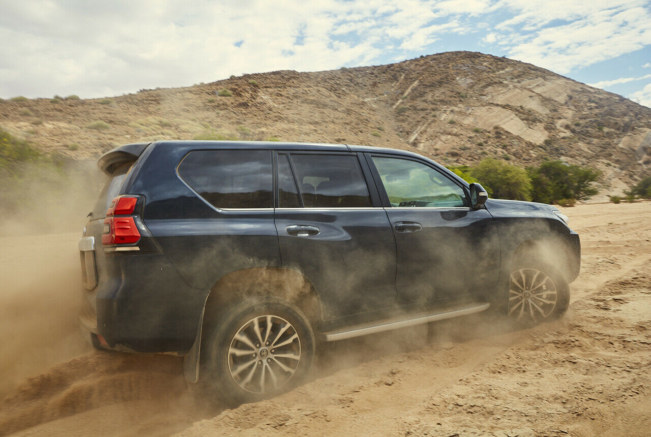 Der Umluftschalter im Innenraum wird im Toyota Land Cruiser zum wichtigen Hilfsmittel, um Staub draußen zu halten