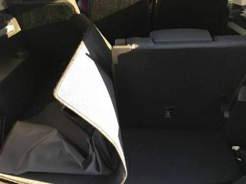 Matte bei Sitz 6 hochgeklappt