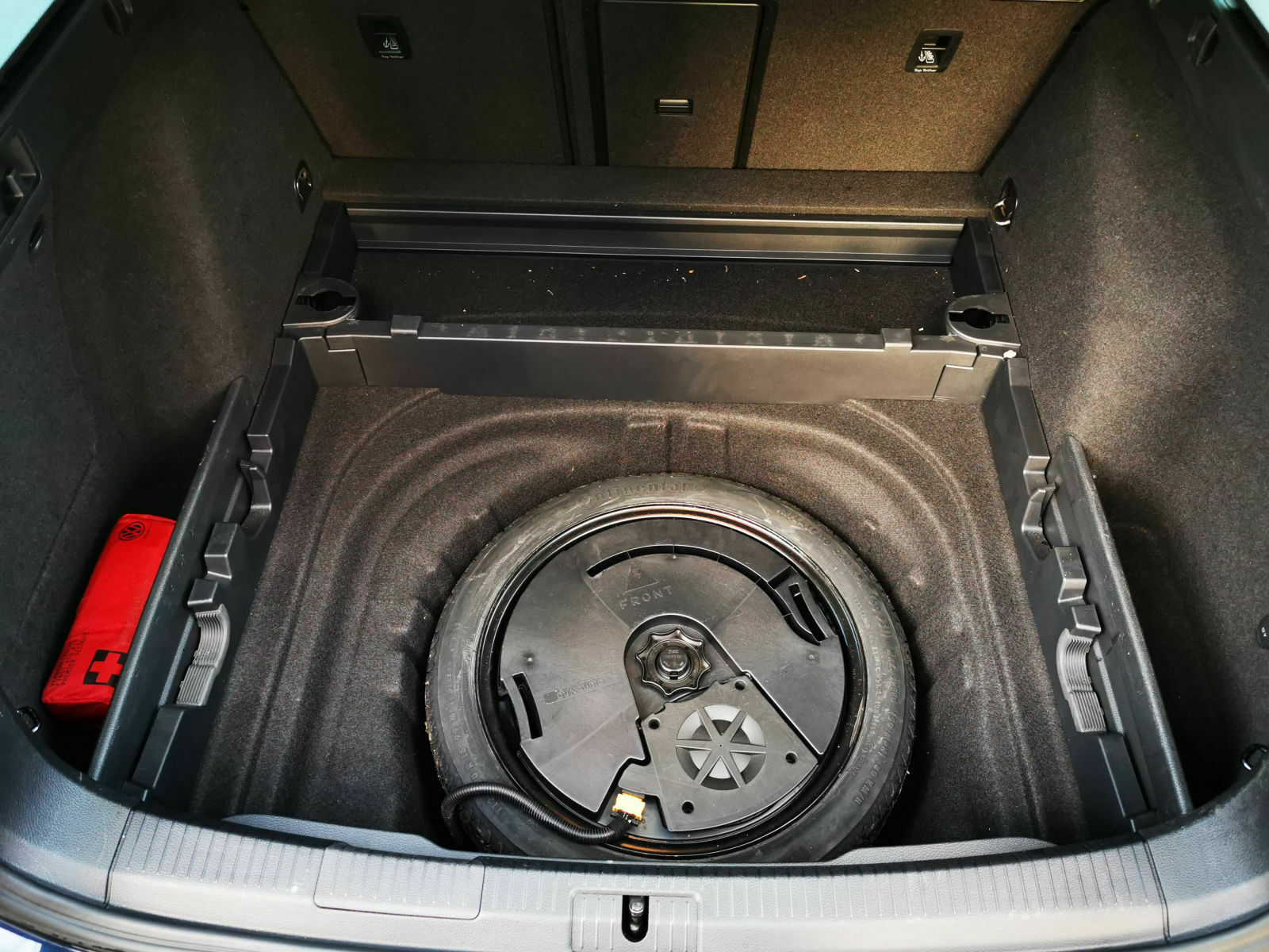 Kofferraumwanne / Kofferraumschutz / Hundebox Golf 7 Variant Alltrack