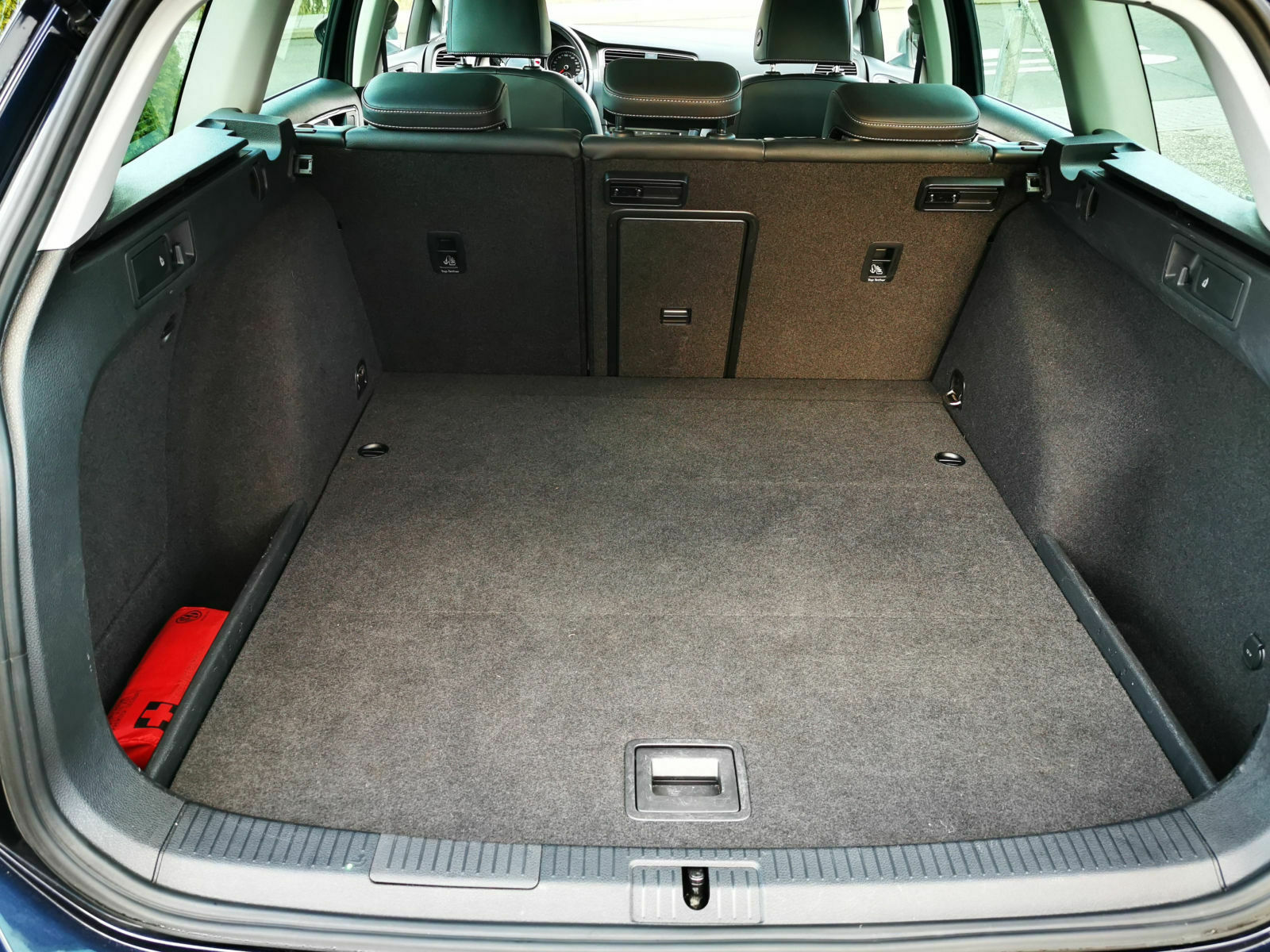 Kofferraumwanne / Kofferraumschutz / Hundebox Golf 7 Variant Alltrack