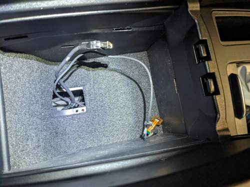 Übrig sind die USB Buche und die Antenne