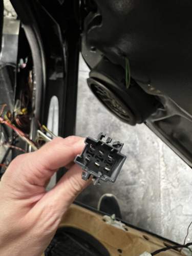 Laut Mercedes sei dieser ohne Funktion.