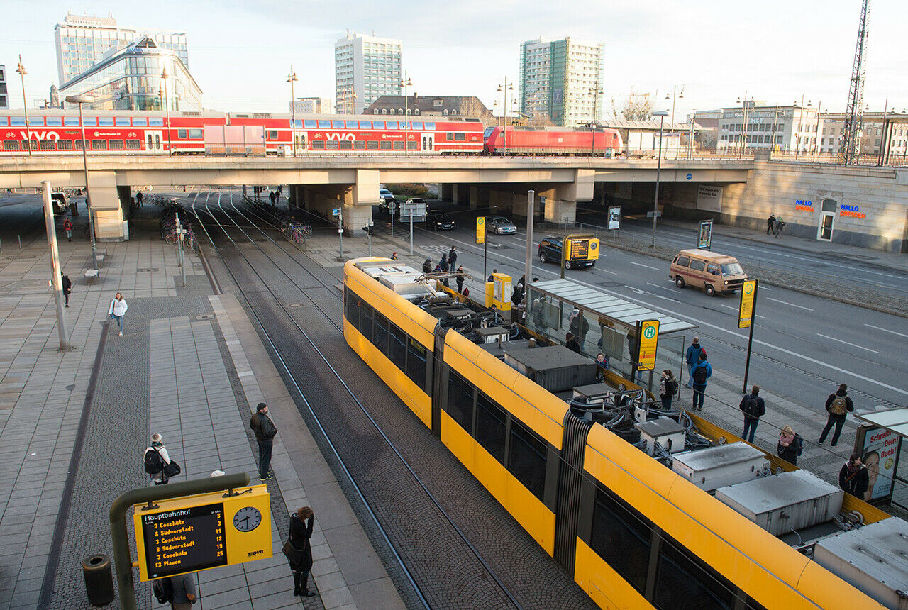 Vertreter aus verschiedensten Ministerien kommen im Rahmen der "Nationalen Plattform Zukunft der Mobilität" zusammen, um über ein deutsches Klimaschutzgesetz zu beraten