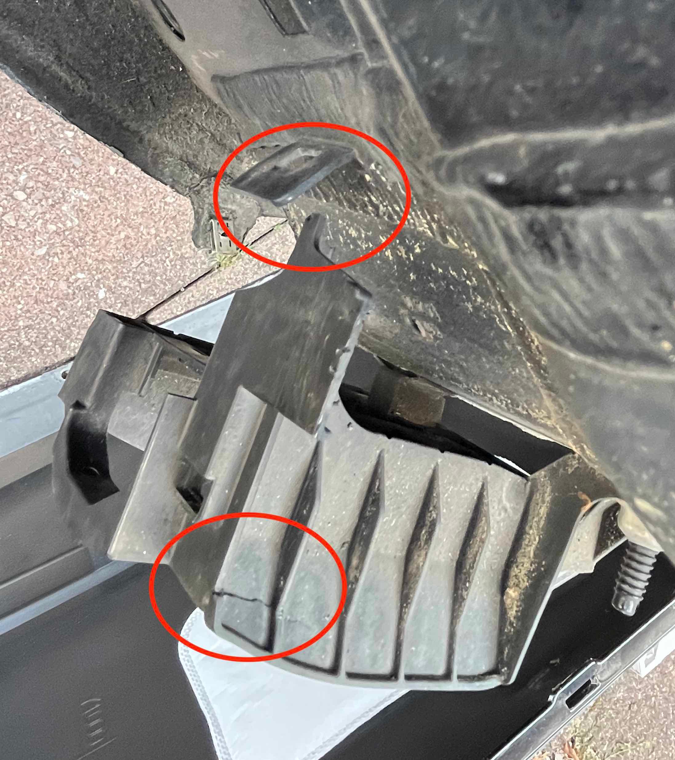 Kompatibilität neuer Side Assist Sensor (Master) mit altem Side Assist Sensor (links) 2Q0 907 686 B