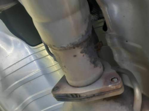 Abgerissene Schrauben am Flansch DPF