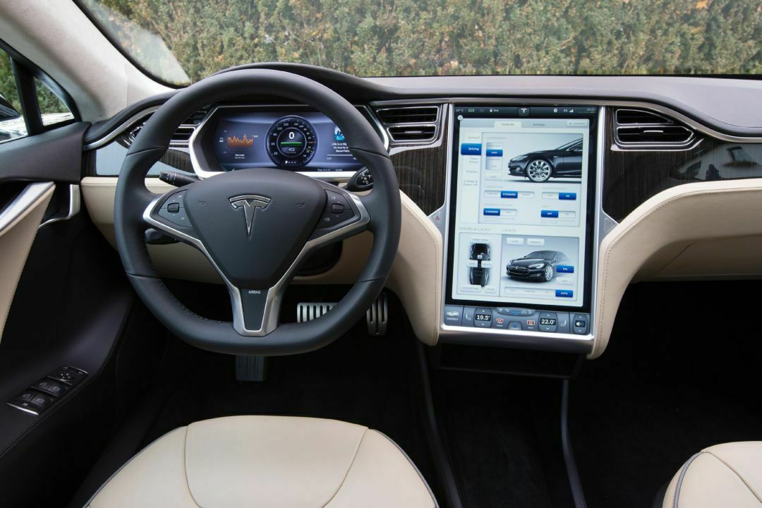 Tesla Model S: Die Kalifonier halten vermutlich den Rekord für den größten Touchscreen der Branche