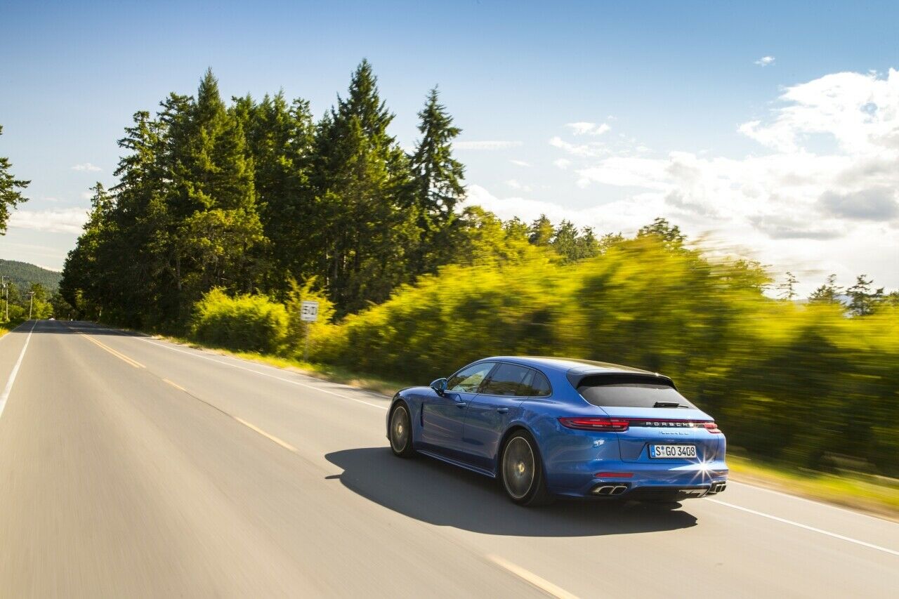 Die Heckklappe des Porsche Panamera Sport Turismo öffnet stets elektrisch