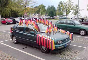 Deutschland-flaggen-auto