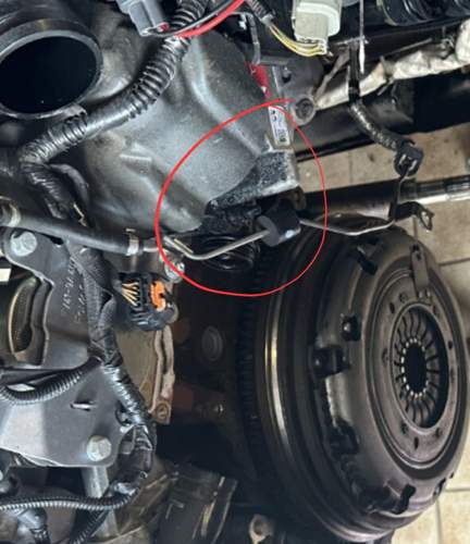Einspritzpumpe verliert Motoroel.jpg