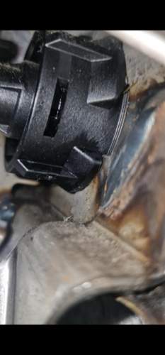 Geberzylinder am Pedal
