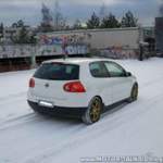 Der Golf V im Schnee