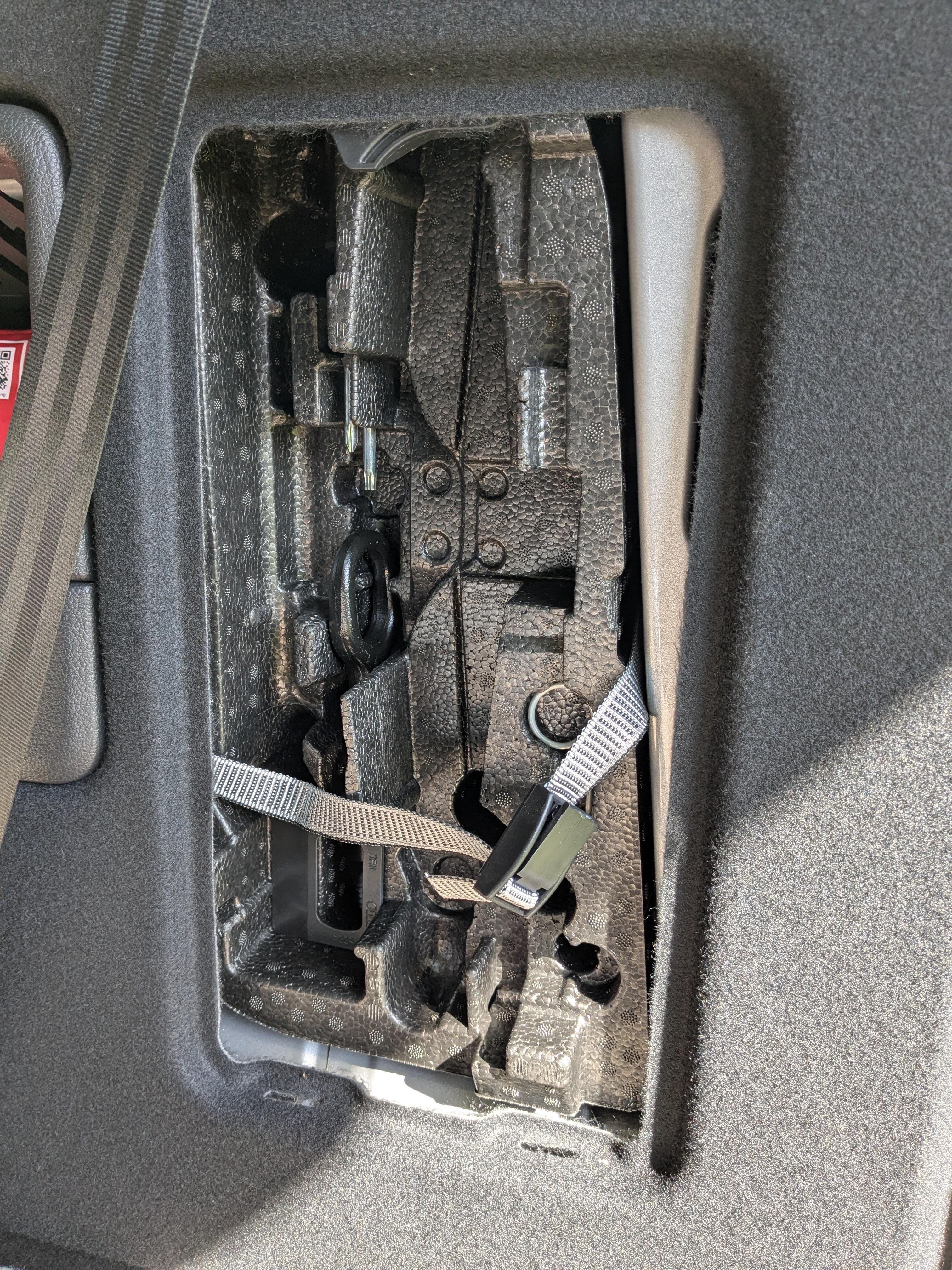 Lack Code Aufkleber Caddy 5 - wo angebracht?