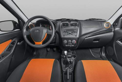 Das Interieur im Kalina Cross ist einfach, aber nicht übertrieben billig