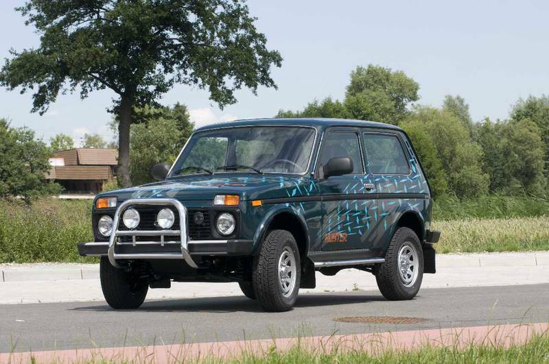 Die Lada Niva Hunter Front