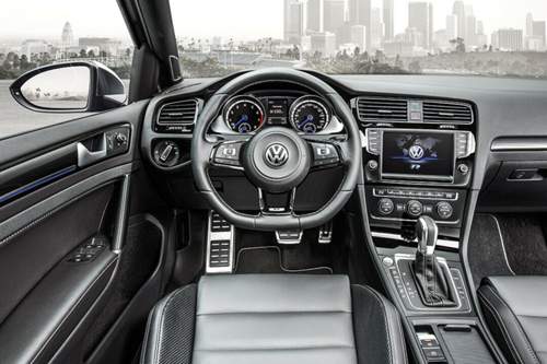 Das Sechsgang-Doppelkupplungsgetriebe ist beim Golf R Variant Serie