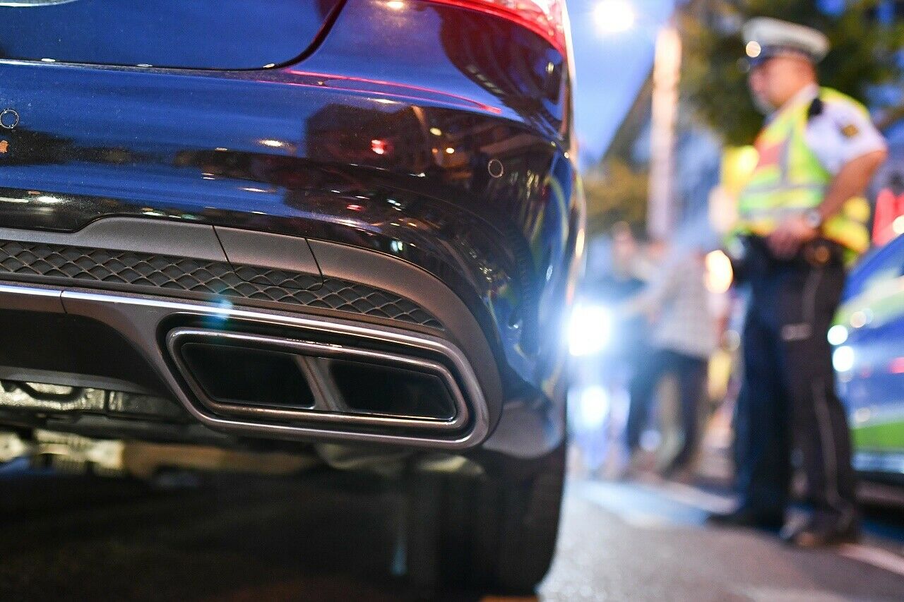 Mit verstärkten Kontrollen will die Polizei in Mannheim zu lauten PS-Posern beikommen