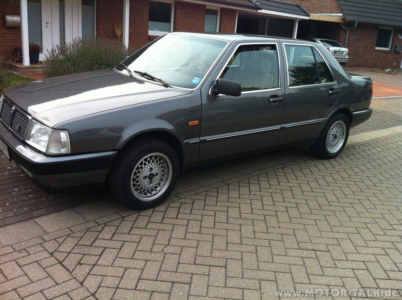 Lancia Thema 834 2.8 V6 Test