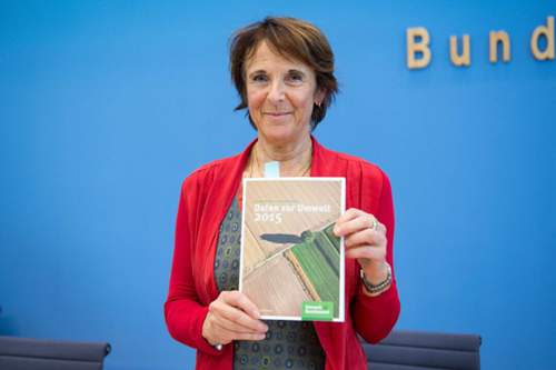 Die Präsidentin des Umweltbundesamtes, Maria Krautzberger, will den Kohlenstoffdioxid-Ausstoß von Lkws stärkerer reglementieren