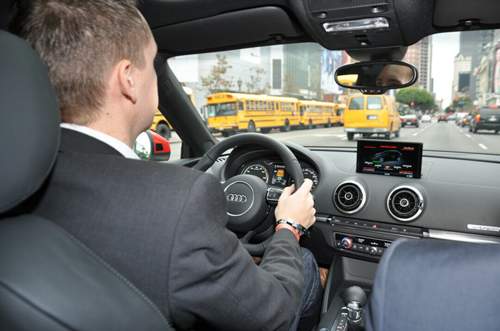 Erste Fahrt im Prototypen: Noch sind die Übergänge teilweise etwas ruppig. Der A3 E-Tron wirkt insgesamt aber schon sehr fertig