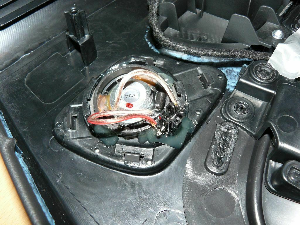 Lautsprecherumbau + Verstärker + Subwoofer im Avant