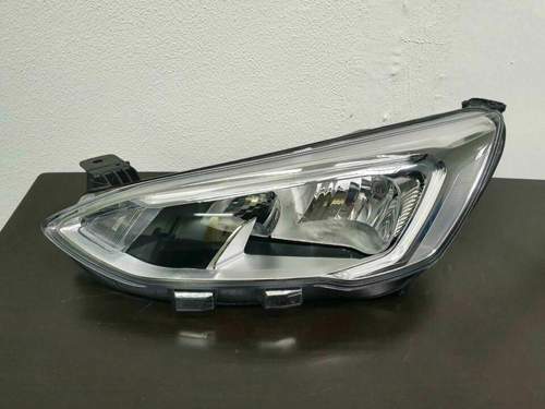 Scheinwerfer mit LED Lecuhtmittel